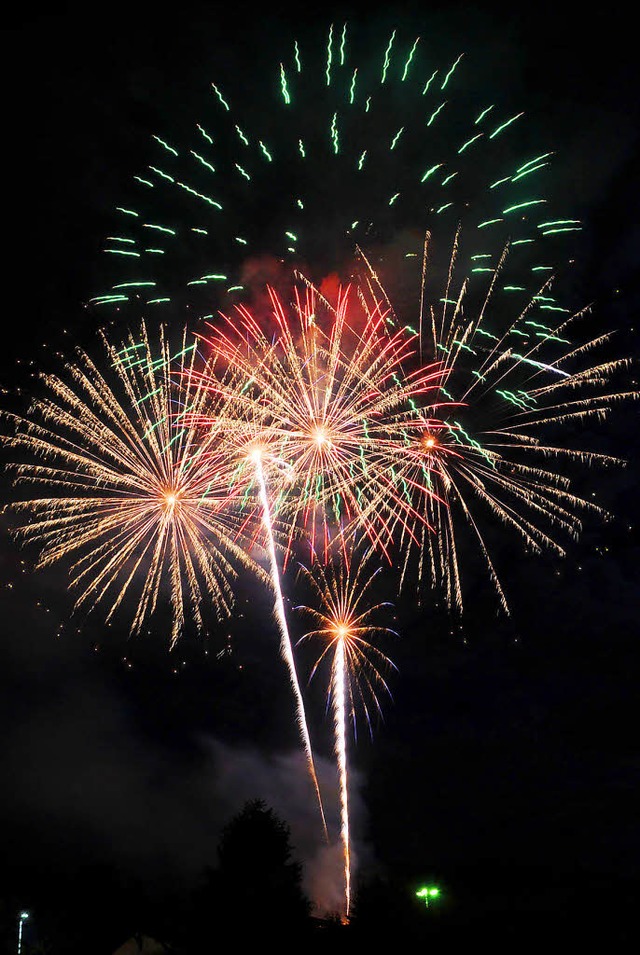 Am Ende der 1000-Jahr-Feier gab es ein Feuerwerk vom Gewann Vochburg aus.   | Foto: Wolfgang Knstle, Christine Ehlenbrker, Bastian Bernhardt