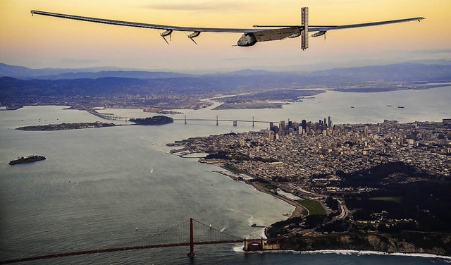 Die Solar Impulse  ber San Francisco   | Foto: dpa