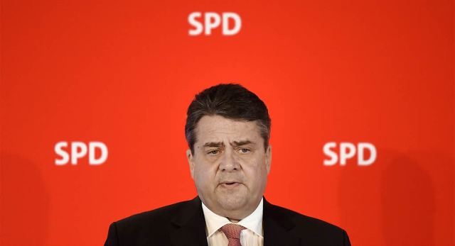 Heizt die Debatte um  Rot-Rot-Grn wieder an: SPD-Chef Sigmar Gabriel   | Foto: DPA