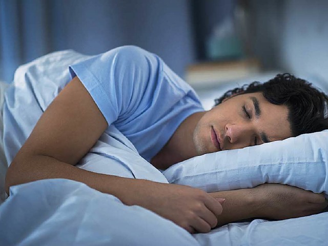 Stimmt die Raumtemperatur im Schlafzimmer?  | Foto: Bayer Healthcare Deutschland/Get