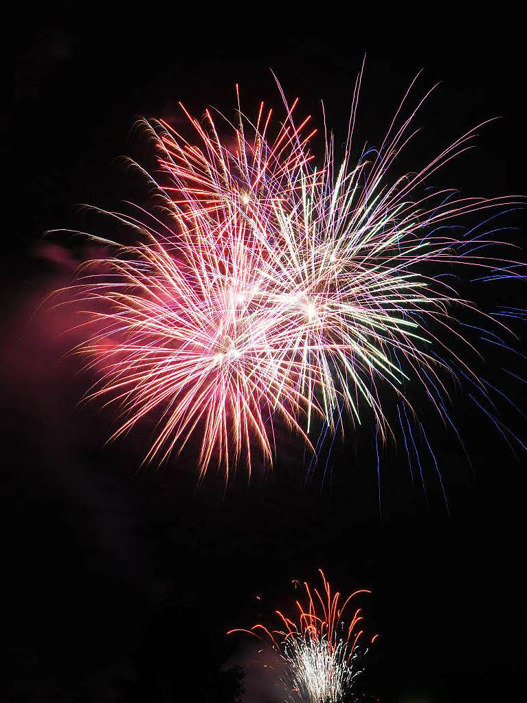 Am Sonntag klang die 1000-Jahr-Feier mit Bhnenprogramm und Feuerwerk aus.