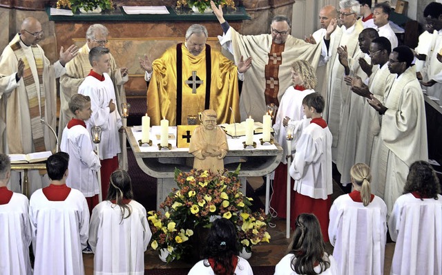 Den liturgischen Hhepunkt der Pater-J...ovinzial Pater Hubert Veeser (Mitte).   | Foto: Alfred Scheuble