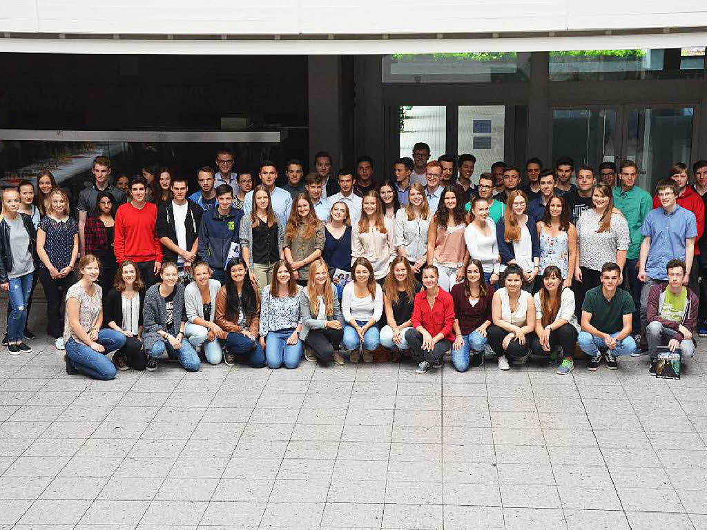 79 Abiturienten bestehen Prüfung - Rheinfelden - Badische Zeitung