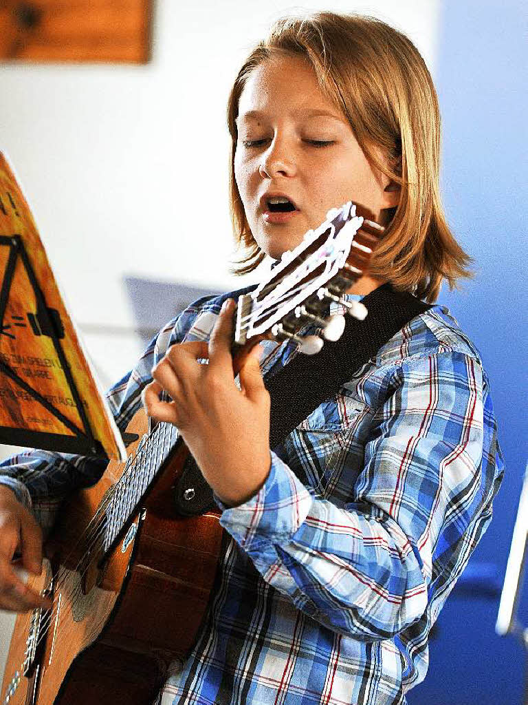 Die jungen Musikerinnen und Musiker zeigten beim Vorspiel, was sie knnen. Anschlieend konnten die jungen Besucher Musikinstrumente ausprobieren und hatten viel Spa dabei