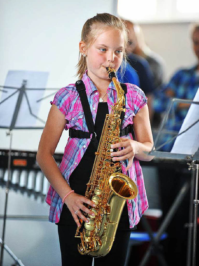 Die jungen Musikerinnen und Musiker zeigten beim Vorspiel, was sie knnen. Anschlieend konnten die jungen Besucher Musikinstrumente ausprobieren und hatten viel Spa dabei