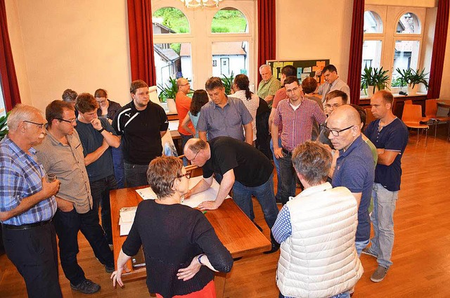 Diskussion ber die Zukunft der Vereine in Winden.   | Foto: Nikolaus Bayer