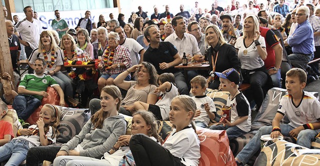 Ein Blick in die Zuschauerreihen beim ...iewing am Dienstagabend  in Bahlingen.  | Foto: Christiane Franz