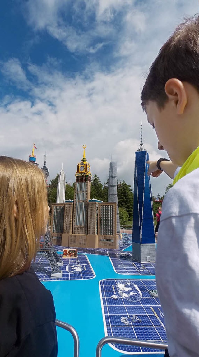 Blick auf die High Five:  Wolkenkratzer im Legoland   | Foto: A. Busshoff