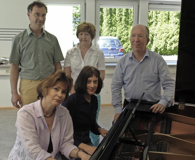 Die Klavierlehrer Matthias Wrz, Eleon...Workshop und einen Schnuppermonat an.   | Foto: Gottstein