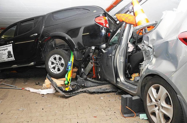 Ein Verletzter und drei beschdigte Au... Tiefgarage in der Georg-hlin-Strae.  | Foto: Robert Bergmann