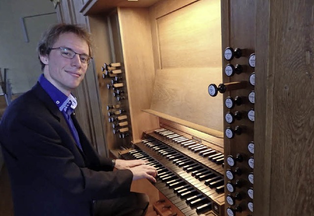 Johannes Lang an der Orgel in der Stadtkirche  | Foto: johanna hgg