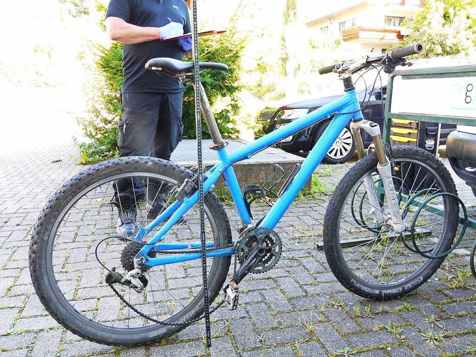 Das mutmaliche Fahrrad des Mannes, de...ttenheim ein Mdchen berfallen hatte.  | Foto: polizei