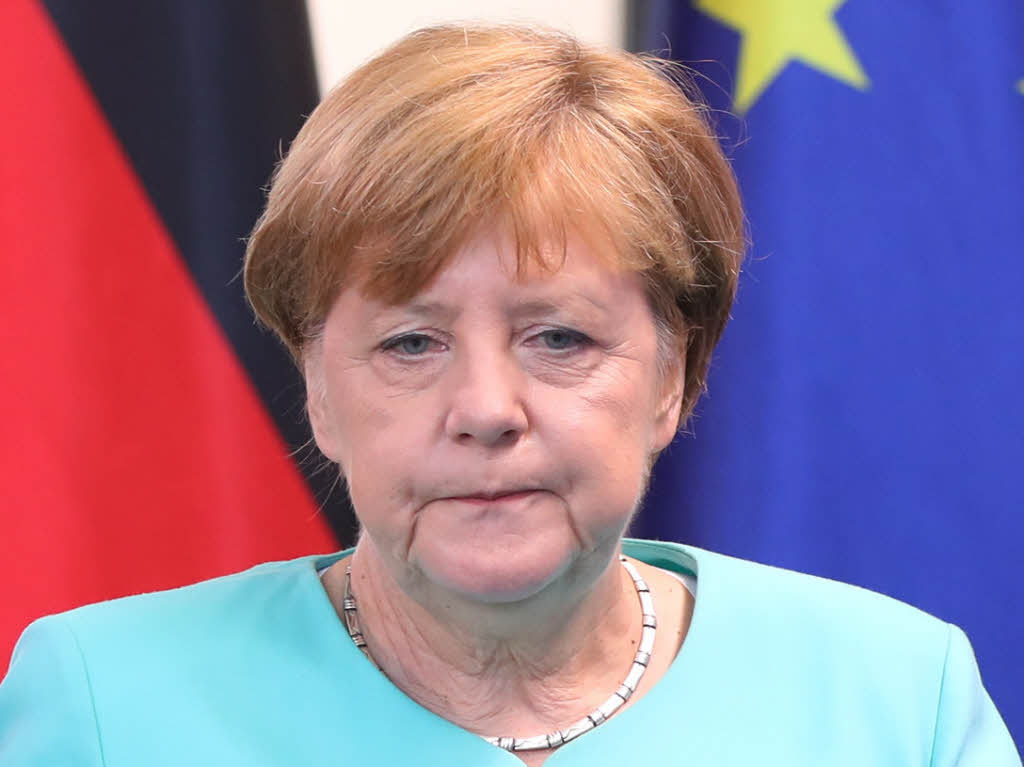 Einen „Einschnitt fr Europa“ nannte Bundeskanzlerin Angela Merkel die Entscheidung der Briten. Zugleich warnte sie vor „schnellen Schssen“ und mahnte, die Lage „mit Ruhe und Besonnenheit“ zu analysieren,