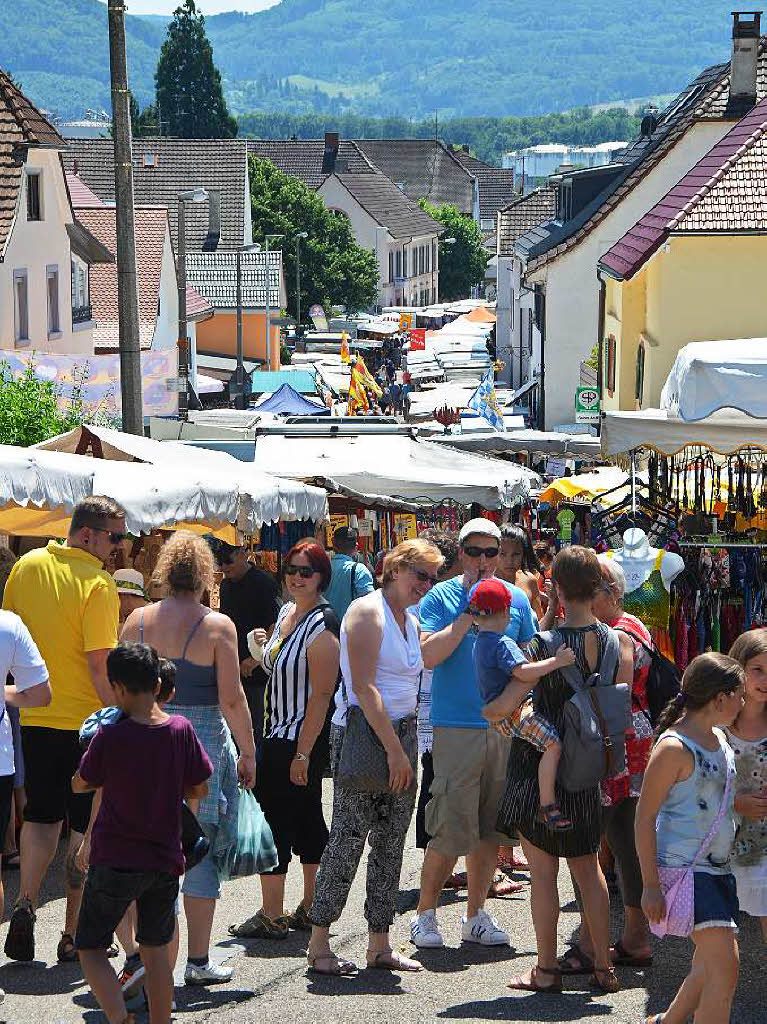 Eindrcke vom Johannimarkt am Freitagmittag. Am Samstag findet der Markt von 9 bis 19 Uhr statt.