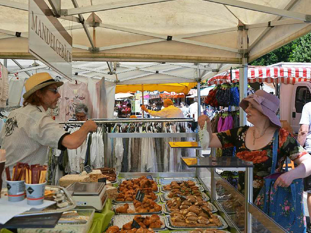 Eindrcke vom Johannimarkt am Freitagmittag. Am Samstag findet der Markt von 9 bis 19 Uhr statt.