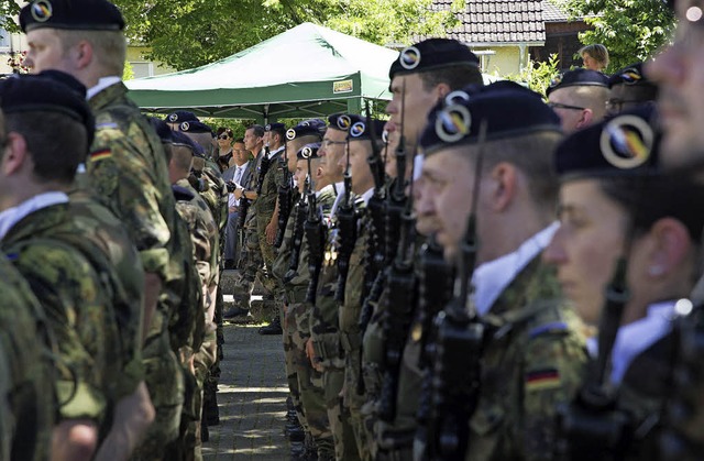 Kommandobergabe bei Auggens Patenkomp... der Wechsel an der Spitze vollzogen.   | Foto: Volker Mnch