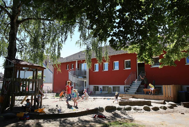 Der Kindergarten Oberau mit dem neu gestalteten Auengelnde feiert Geburtstag.   | Foto: Christoph Breithaupt