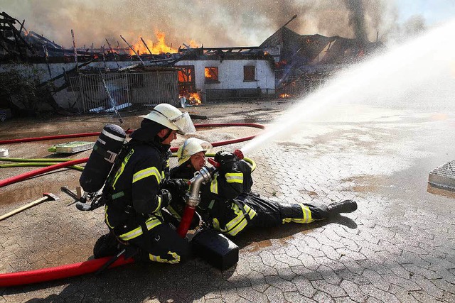 Es war auch ein Groeinsatz der Feuerw...Straburg und Achern waren im Einsatz.  | Foto: Christoph Breithaupt