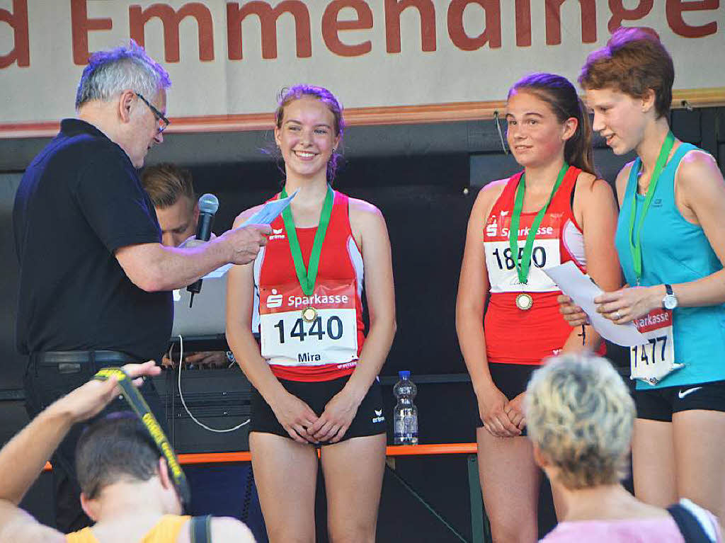 Siegerehrung nach dem Lauf der Schulen. Siegerehrung nach dem Lauf der Schulen.