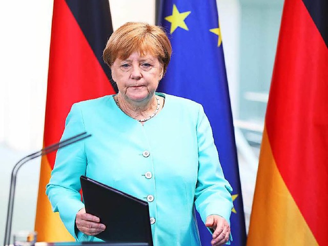 Kanzlerin Angela Merkel stellt sich Fragen zum Brexit.  | Foto: dpa