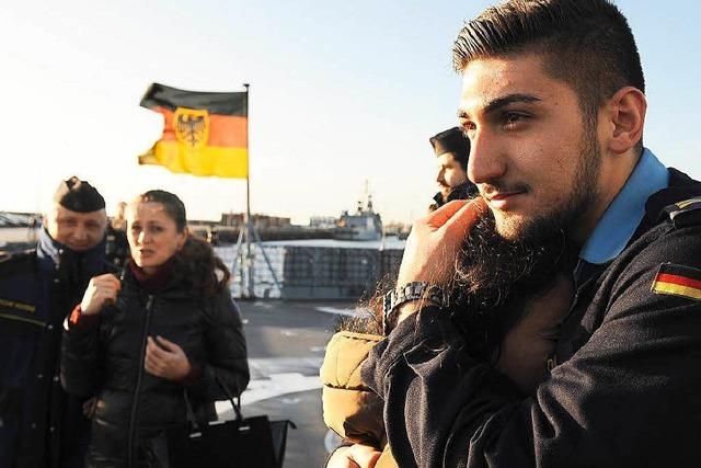Muslime in der Bundeswehr: Drei Kameraden erzhlen, was sie bewegt