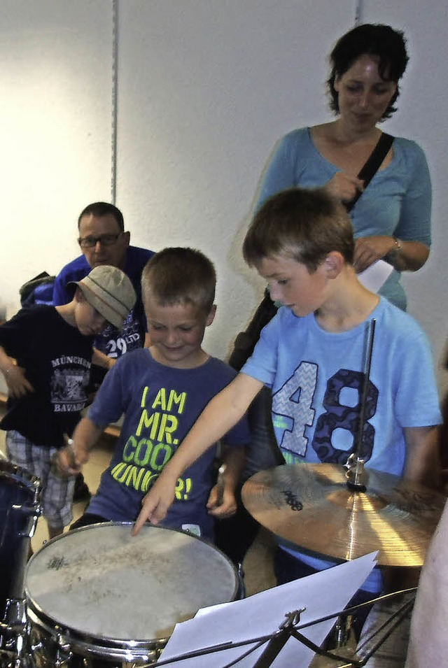Spa hatten die Kinder am Schlagzeug.   | Foto: Cornelia Selz