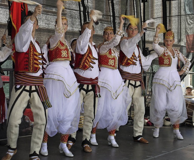Folklore beim Internationalen Sommerfest.   | Foto: Stadt Lrrach