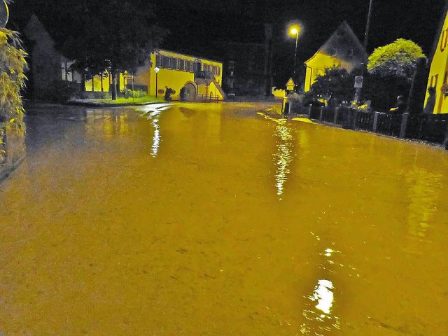Hochwasser in Kndringen: &#8222;Einig...wiederbringlich Dinge verloren.&#8220;  | Foto: Aribert Rssel