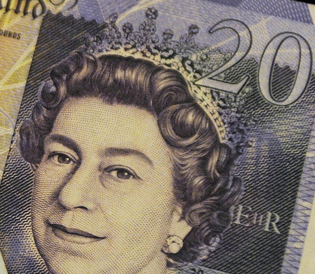 Das britische Pfund steht unter Druck.  | Foto: DPA
