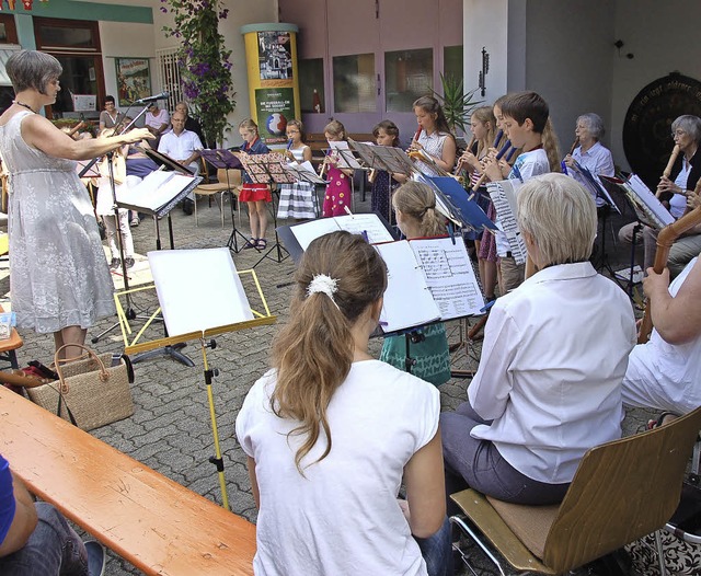 Das Bahlinger Fltenorchester in Aktion am Sonntag.   | Foto: Alfred Peter
