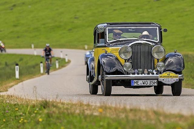 Der lteste Oldtimer im Feld ist Baujahr 1923