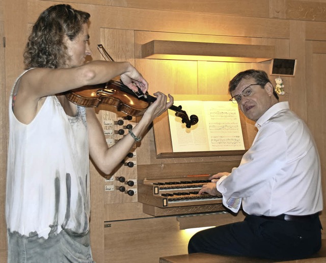 Eleonore Indlekofer Violine und Herbert Deininger Orgel  | Foto: Sarah Nltner