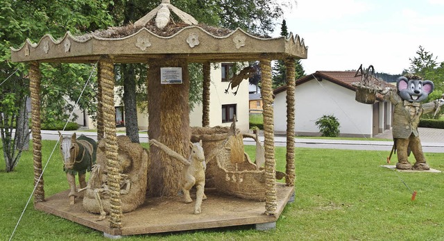 Ein Karussel mti Pferden und Kutsche, ...anderem den Kurpark in Hchenschwand.   | Foto: Stefan Pichler