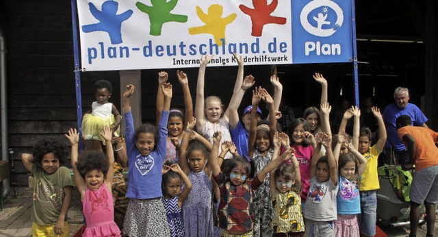 Auch und vor allem die Kinder hatten i...a beim Afrikatag auf dem Mundenhof.    | Foto: Cristina Gangotena