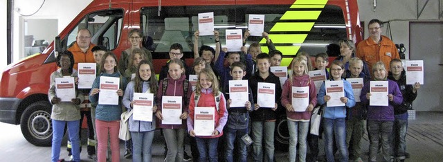 Kinder der Hohenlupfenschule besuchten die Freiwillige Feuerwehr.  | Foto: Jutta Binner-Schwarz