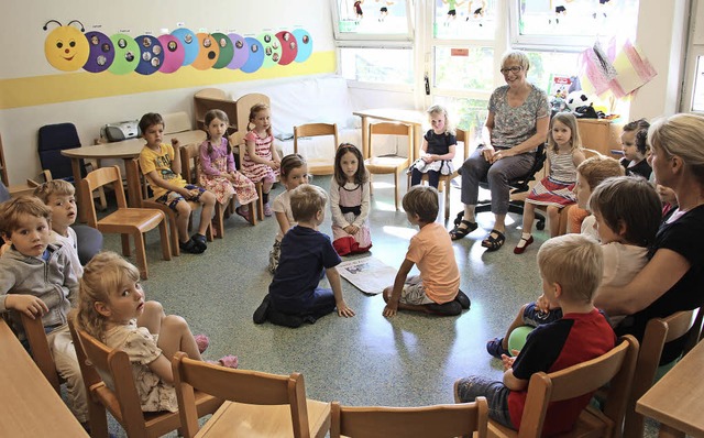 Immer dienstags ist im Kindergarten St...t sich ber das Interesse der Kinder.   | Foto: Carlotta Roch
