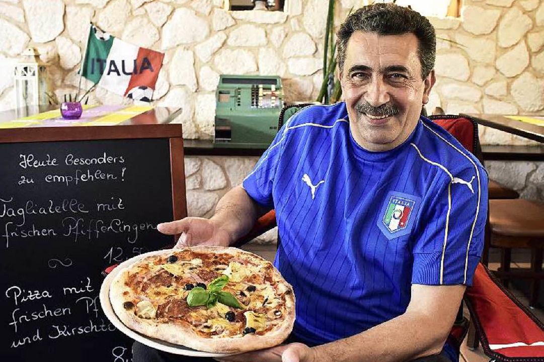 Der Italiener Mario Pacificoi von der Pizzeria Bellosguardo  | Foto: Thomas Kunz