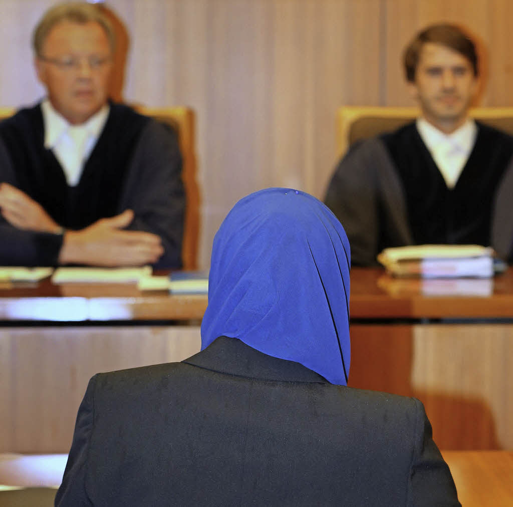 Kopftuchverbot Für Rechtsreferendarinnen Gekippt Deutschland Badische Zeitung