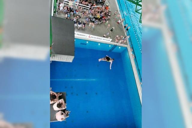 Splashdiving im Westbad: Wenn's weh tut