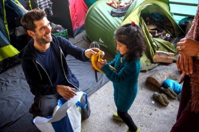 David Lohmller aus Freiburg ist nach Idomeni gefahren - und verteilt Bananen an Flchtlinge