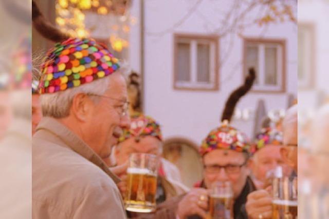 Die Freiburger Fasnet wurde erffnet - mit Bier und lustigen Kappen