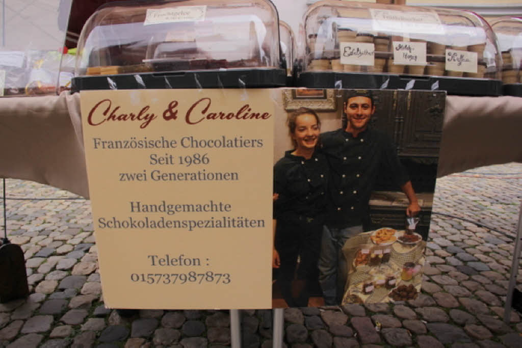 Charly & Caroline: Chocolatiers auf dem Freiburger Mnstermarkt.