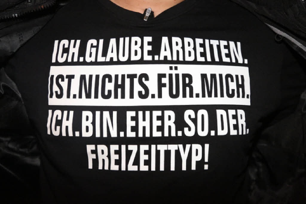 Sonderbare T-Shirt-Sprche: Tanz-Allianz im Stinnes-Areal in Freiburg.