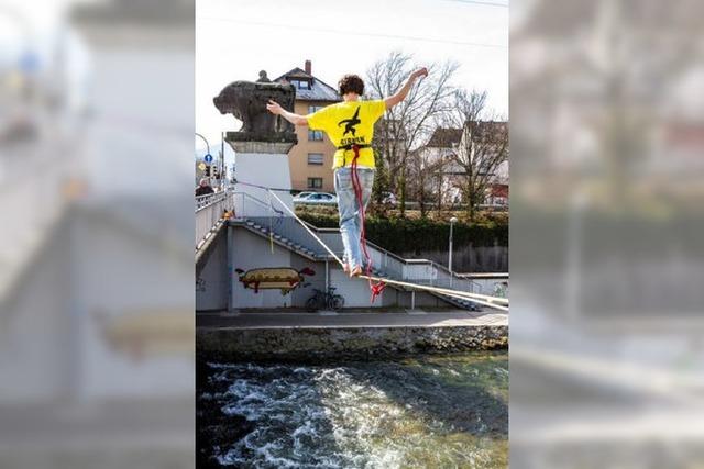 Foto-Galerie: Slacklining hoch ber der Dreisam