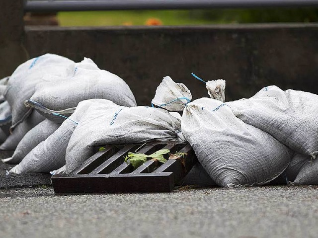 900 Sandscke verteilt die Kndringer Feuerwehr kostenlos  | Foto: Daniel Fleig