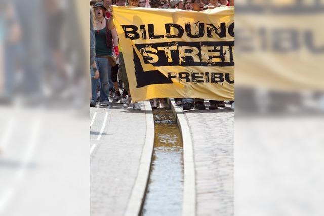 Foto-Galerie: Bildungsstreik-Demo & Gleisbesetzung