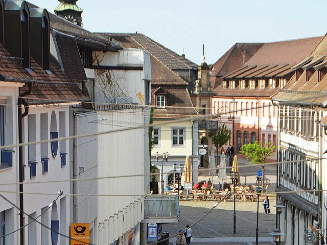 Schandfleck mitten im Zentrum: Die sei... Bauruine des Kaufhaus Krauss (links).  | Foto: Gerhard Walser