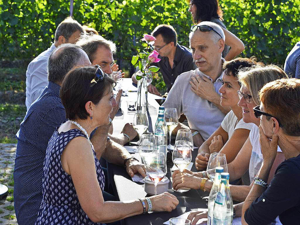 Ein Schlckchen hier, ein Trpfchen da: Die Wein-Fass-Bar in Oberrotweil.