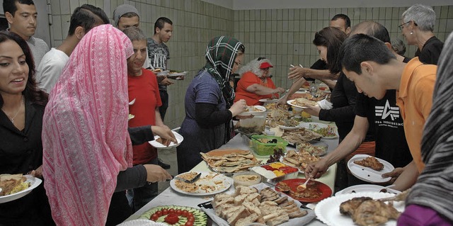 Gut bestckt war das Bfett beim gemei...echen in der Altweiler Notunterkunft.   | Foto: Ounas