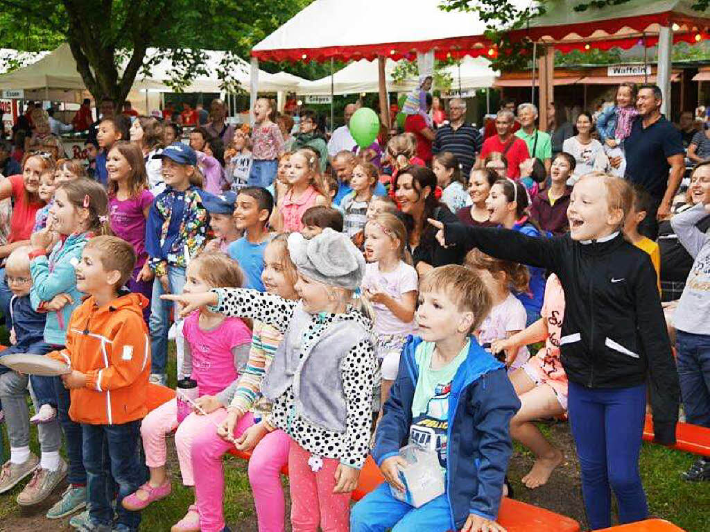 Kunterbunt war das Programm beim Jubilum des Badmattenfests.